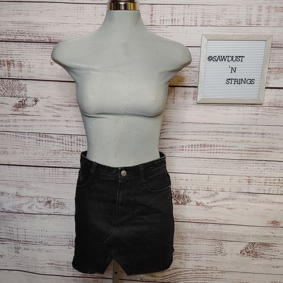 Zara Raw Hem Denim Skirt Size XS - Picture 2 of 10